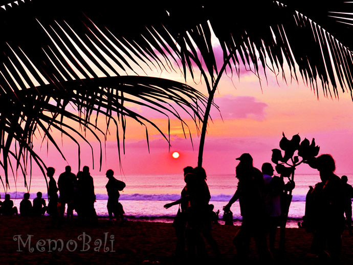 バリ島 【夕陽と椰子の木と】