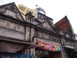 老街で初めて見た建物は燦坤